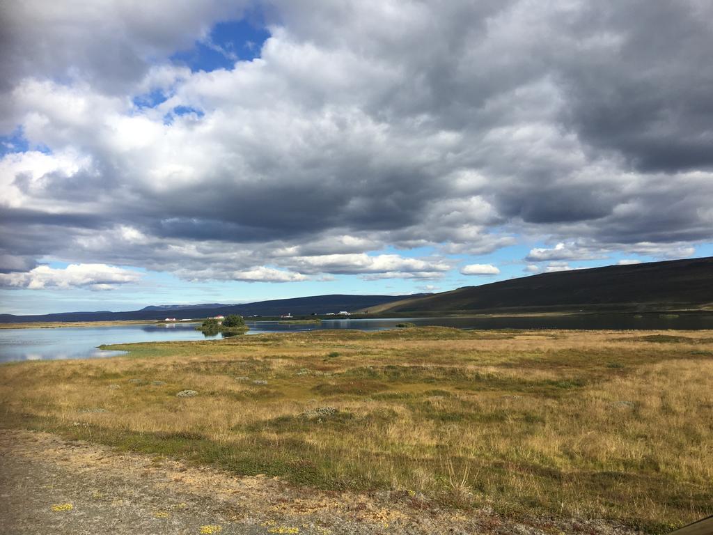 Vestmannsvatn Guesthouse Athaldalur Bagian luar foto