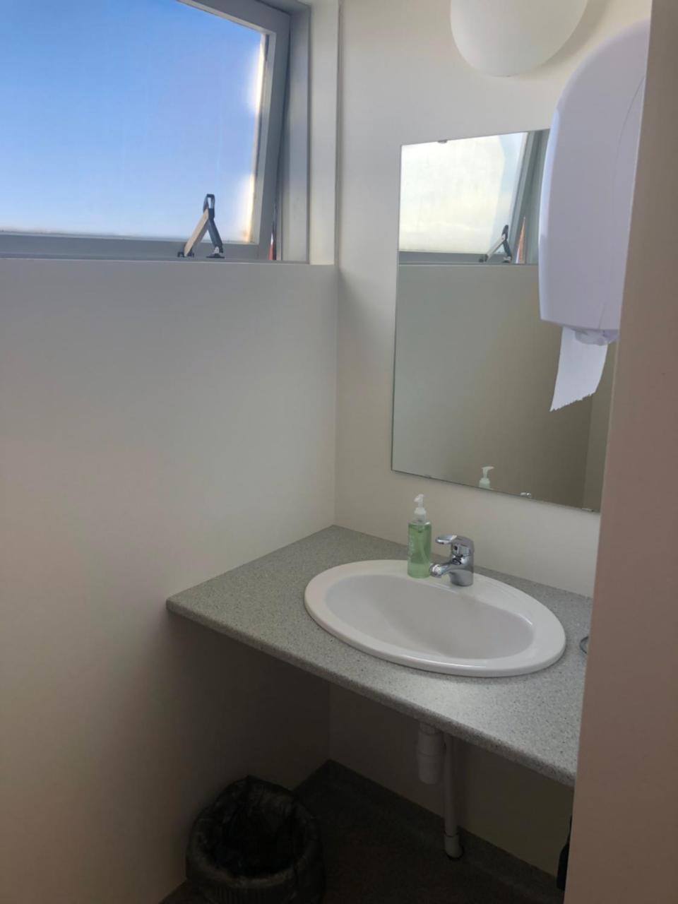 Vestmannsvatn Guesthouse Athaldalur Bagian luar foto